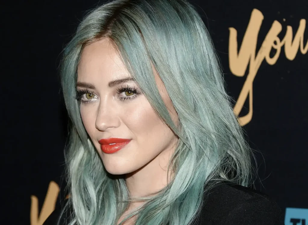 woman with teal hair
