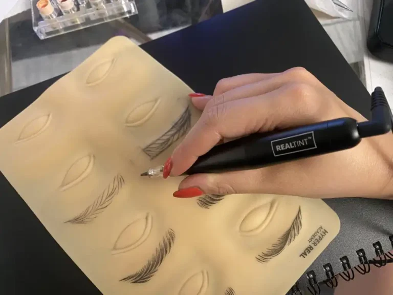 Online PMU lesson or training guide from Hyper Real Academy. Tips for mastering nano brows, eyeliner, lip blush, and SMP with RealTint® products.