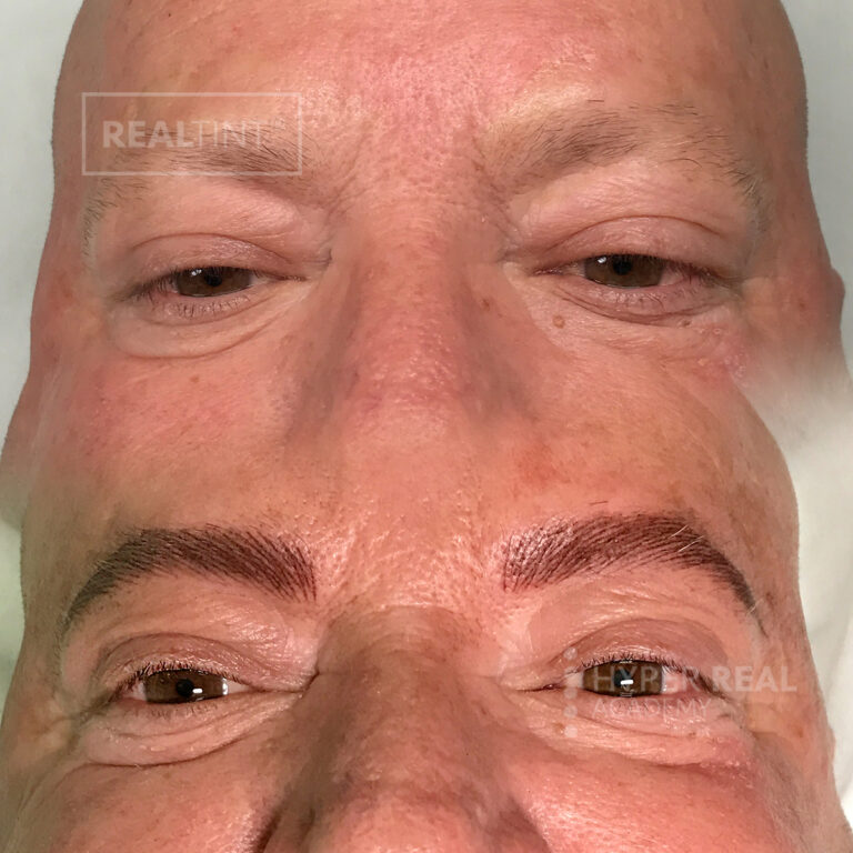 Eyeliner PMU before and after. Top: natural eyes with bare lash line. Bottom: thin dark line along upper lash line creating definition. Lash line enhancement technique, natural finish. Hyper Real Eyeliner showing subtle, no-makeup makeup result.
